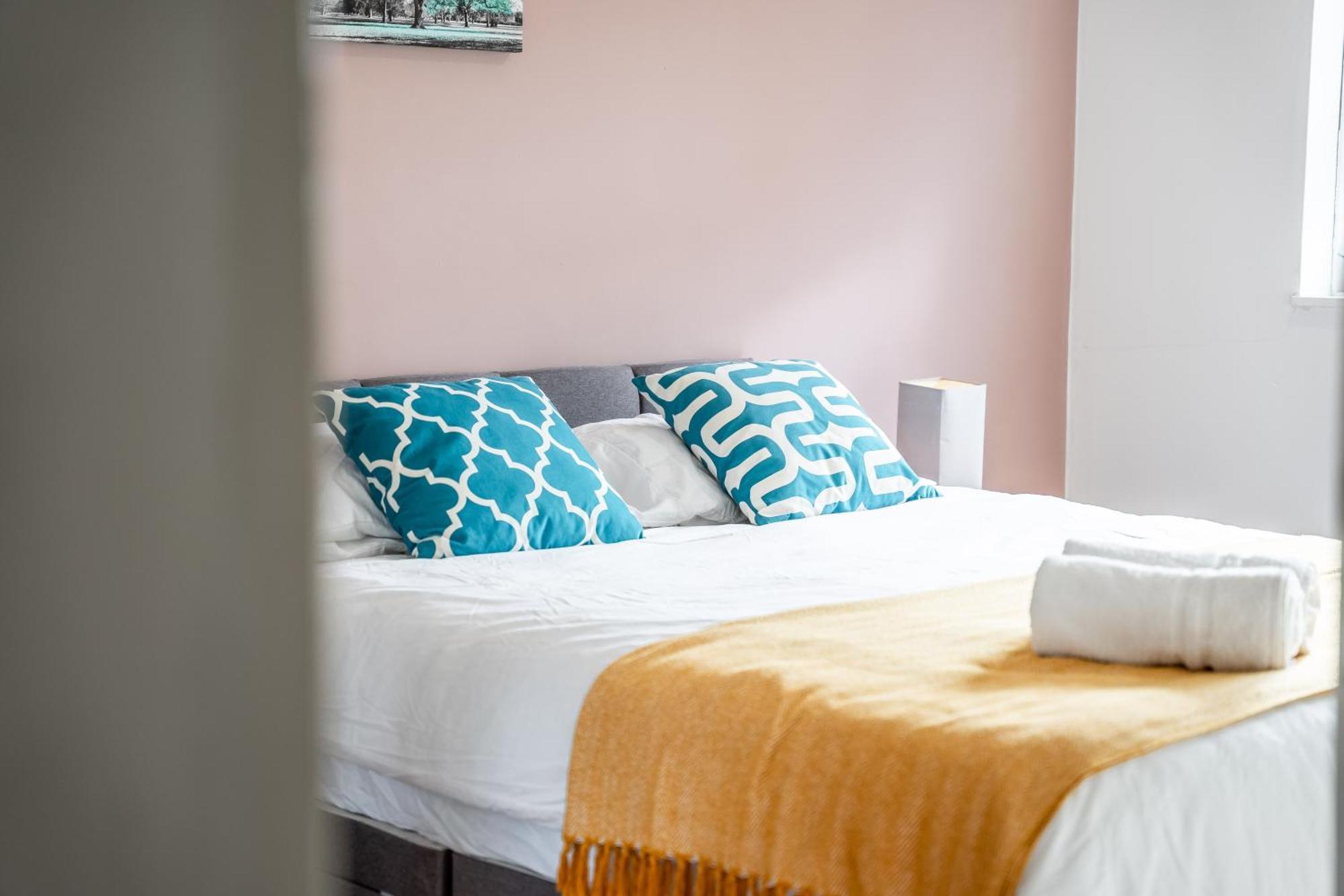 Leo's Place In Mile End 2 Double Beds, 1 Bunk Bed, Max 6, Spacious, Ideal For Families Appartement Londres